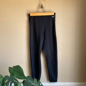 Nike Sculpt Women's Training Crops